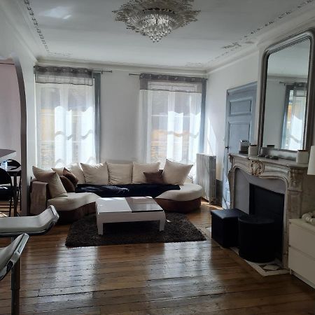 Le Baron Apartment ชาร์เลอวิลล์-เมซิแยร์ ภายนอก รูปภาพ