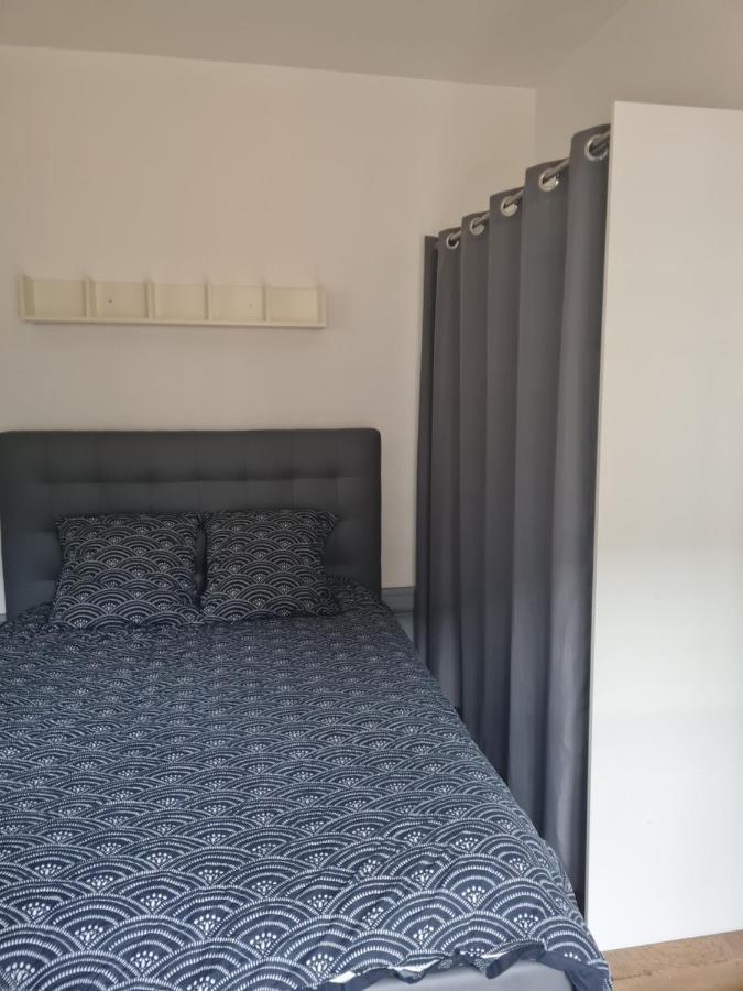 Le Baron Apartment ชาร์เลอวิลล์-เมซิแยร์ ภายนอก รูปภาพ