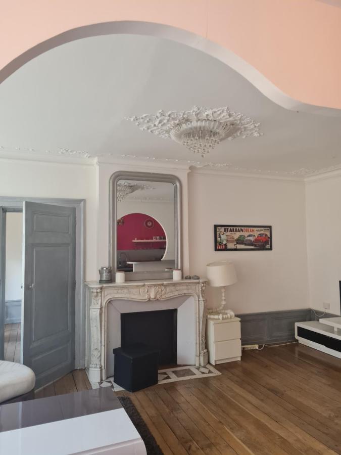 Le Baron Apartment ชาร์เลอวิลล์-เมซิแยร์ ภายนอก รูปภาพ