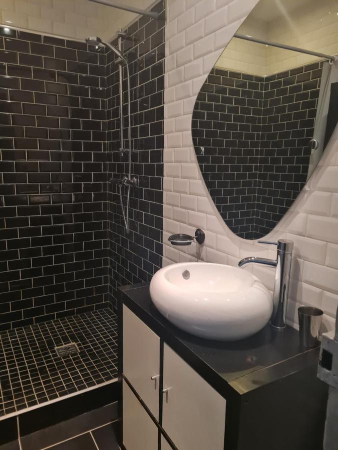 Le Baron Apartment ชาร์เลอวิลล์-เมซิแยร์ ภายนอก รูปภาพ